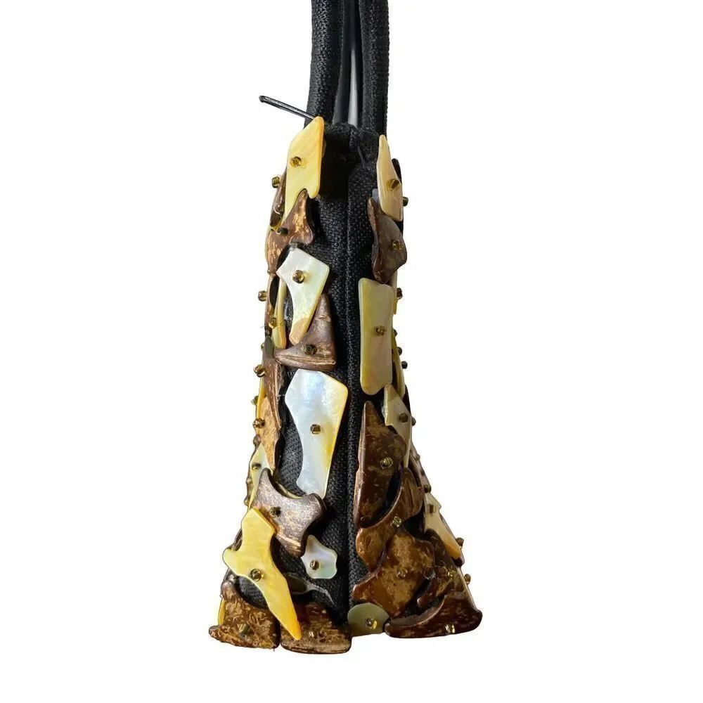 Mother of pearl shell encrusted black bag - Picture 6 of 7
